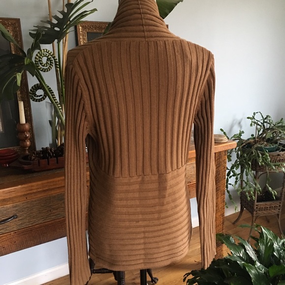 Sweater - Picture 2 of 4